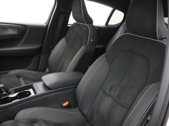 VOLVO C40 Twin Recharge 78kWh Pro SUV 5dr Electric Auto AWD (408 ps)
