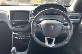 PEUGEOT 208 1.2 VTi Allure Hatchback 5dr Petrol Manual Euro 5 (82 ps)