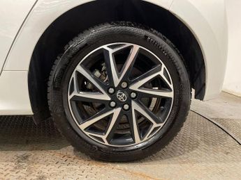 TOYOTA YARIS 1.5 VVT-h Design Hatchback 5dr Petrol Hybrid E-CVT Euro 6 (s/s) 