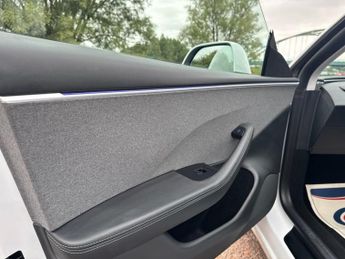 TESLA Model 3 Saloon 4dr Electric Auto RWD (208 ps)