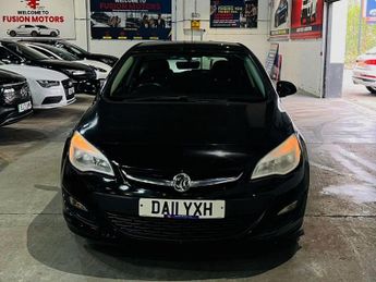 VAUXHALL ASTRA 1.6 16v Exclusiv Hatchback 5dr Petrol Auto Euro 5 (115 ps)
