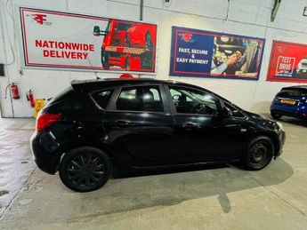 VAUXHALL ASTRA 1.6 16v Exclusiv Hatchback 5dr Petrol Auto Euro 5 (115 ps)