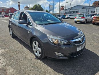 Vauxhall Astra 2.0 CDTi SRi Hatchback 5dr Diesel Auto Euro 5 (165 ps)