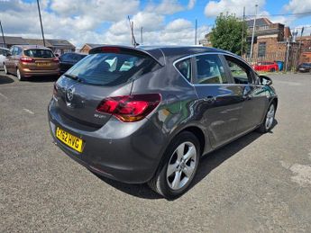 VAUXHALL ASTRA 2.0 CDTi SRi Hatchback 5dr Diesel Auto Euro 5 (165 ps)
