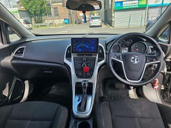 VAUXHALL ASTRA 2.0 CDTi SRi Hatchback 5dr Diesel Auto Euro 5 (165 ps)