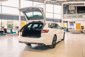 VAUXHALL INSIGNIA 2.0 Turbo D BlueInjection SRi VX Line Nav Sports Tourer 5dr Dies