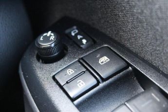 TOYOTA YARIS 1.5 VVT-h Dynamic Hatchback 5dr Petrol Hybrid E-CVT Euro 6 (s/s)