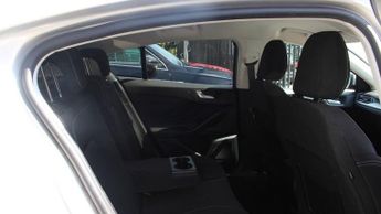FORD FOCUS 1.0T EcoBoost Titanium Hatchback 5dr Petrol Auto Euro 6 (s/s) (1