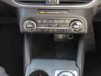 FORD FOCUS 1.0T EcoBoost Titanium Hatchback 5dr Petrol Auto Euro 6 (s/s) (1
