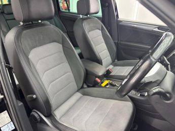 VOLKSWAGEN TIGUAN 2.0 TDI R-Line SUV 5dr Diesel DSG 4Motion Euro 6 (s/s) (150 ps)