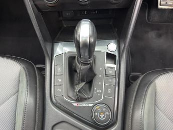 VOLKSWAGEN TIGUAN 2.0 TDI R-Line SUV 5dr Diesel DSG 4Motion Euro 6 (s/s) (150 ps)