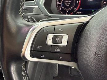 VOLKSWAGEN TIGUAN 2.0 TDI R-Line SUV 5dr Diesel DSG 4Motion Euro 6 (s/s) (150 ps)