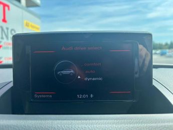 AUDI RS Q3 2.5 TFSI SUV 5dr Petrol S Tronic quattro Euro 5 (s/s) (310 ps)