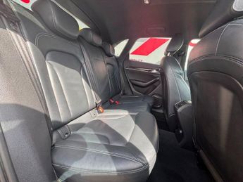 AUDI RS Q3 2.5 TFSI SUV 5dr Petrol S Tronic quattro Euro 5 (s/s) (310 ps)