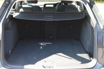 VOLKSWAGEN GOLF 1.5 eTSI MHEV Life Estate 5dr Petrol Hybrid DSG Euro 6 (s/s) (15
