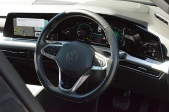 VOLKSWAGEN GOLF 1.5 eTSI MHEV Life Estate 5dr Petrol Hybrid DSG Euro 6 (s/s) (15