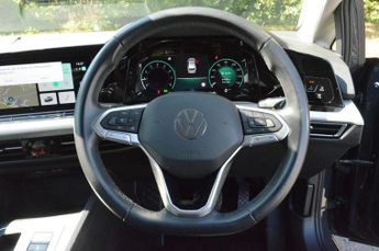 VOLKSWAGEN GOLF 1.5 eTSI MHEV Life Estate 5dr Petrol Hybrid DSG Euro 6 (s/s) (15
