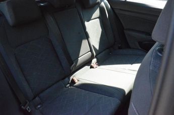 VOLKSWAGEN GOLF 1.5 eTSI MHEV Life Estate 5dr Petrol Hybrid DSG Euro 6 (s/s) (15