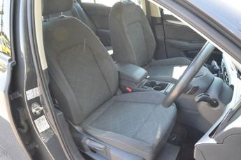 VOLKSWAGEN GOLF 1.5 eTSI MHEV Life Estate 5dr Petrol Hybrid DSG Euro 6 (s/s) (15