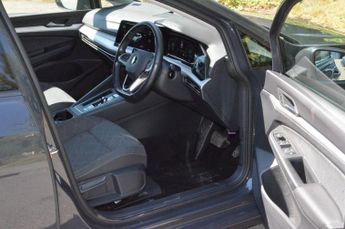 VOLKSWAGEN GOLF 1.5 eTSI MHEV Life Estate 5dr Petrol Hybrid DSG Euro 6 (s/s) (15