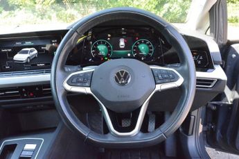 VOLKSWAGEN GOLF 1.5 eTSI MHEV Life Estate 5dr Petrol Hybrid DSG Euro 6 (s/s) (15