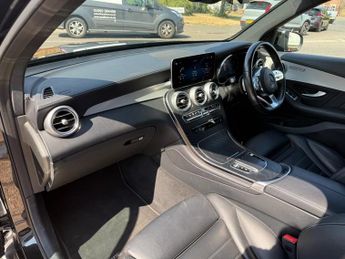 MERCEDES-BENZ GLC 2.0 GLC220d AMG Line (Premium) SUV 5dr Diesel G-Tronic+ 4MATIC E