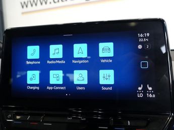 VOLKSWAGEN ID.3 Pro 58kWh Family Hatchback 5dr Electric Auto (145 ps)