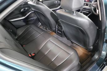BMW 3 SERIES 2.0 320d SE Saloon 4dr Diesel Auto Euro 6 (s/s) (190 ps)