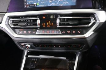 BMW 3 SERIES 2.0 320d SE Saloon 4dr Diesel Auto Euro 6 (s/s) (190 ps)