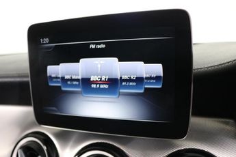MERCEDES-BENZ 180 2.1 GLA220d WhiteArt SUV 5dr Diesel 7G-DCT 4MATIC Euro 6 (s/s) (