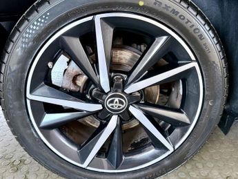 TOYOTA AURIS 1.8 VVT-h Design Hatchback 5dr Petrol Hybrid CVT Euro 6 (s/s) (1
