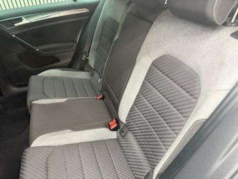VOLKSWAGEN GOLF 2.0 TDI R-Line Edition Hatchback 5dr Diesel DSG Euro 6 (s/s) (15