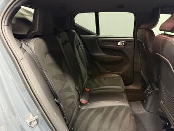 VOLVO XC40 1.5h T4 Recharge 10.7kWh R-Design SUV 5dr Petrol Plug-in Hybrid 