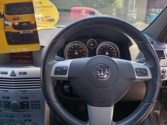 VAUXHALL ASTRA 1.6 VVT 16v SRi Sport Hatch 3dr Petrol Manual (146 g/km, 178 bhp