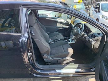 VAUXHALL ASTRA 1.6 VVT 16v SRi Sport Hatch 3dr Petrol Manual (146 g/km, 178 bhp