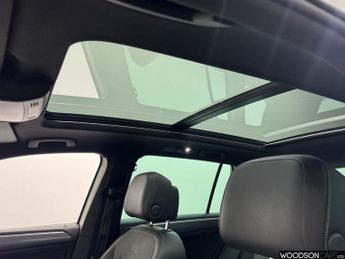 VOLKSWAGEN TIGUAN 2.0 TSI BlueMotion Tech R-Line SUV 5dr Petrol DSG 4Motion Euro 6