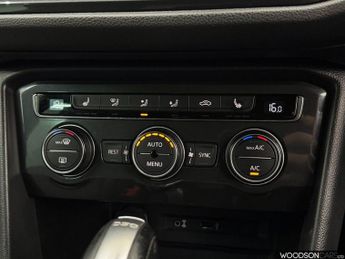 VOLKSWAGEN TIGUAN 2.0 TSI BlueMotion Tech R-Line SUV 5dr Petrol DSG 4Motion Euro 6