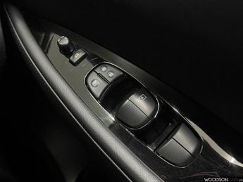 NISSAN LEAF 40kWh N-Connecta Hatchback 5dr Electric Auto (150 ps)