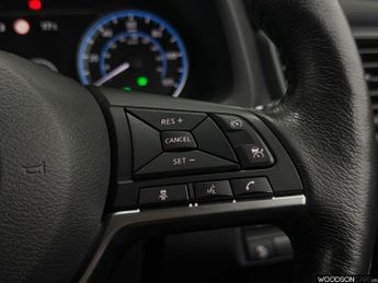 NISSAN LEAF 40kWh N-Connecta Hatchback 5dr Electric Auto (150 ps)