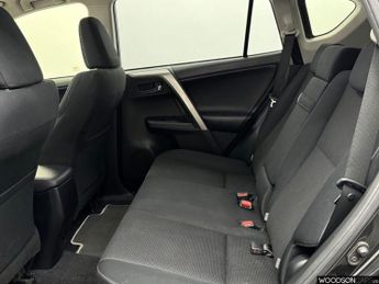 TOYOTA RAV4 2.5 VVT-h Icon Tech SUV 5dr Petrol Hybrid CVT Euro 6 (s/s) (197 