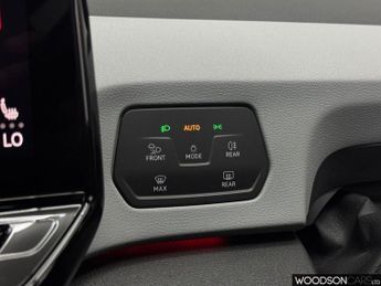 VOLKSWAGEN ID.3 Pro Performance 58kWh Family Hatchback 5dr Electric Auto (204 ps