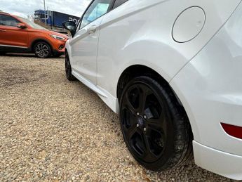 FORD FIESTA 1.6 Zetec S Hatchback 3dr Petrol Manual (134 g/km, 118 bhp)