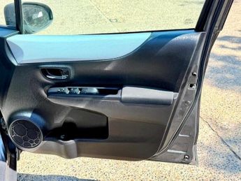 TOYOTA YARIS 1.5 VVT-h T Spirit CVT Euro 5 5dr