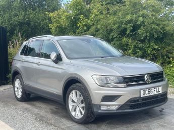 VOLKSWAGEN TIGUAN 2.0 TDI BlueMotion Tech SE Navigation SUV 5dr Diesel DSG 4Motion