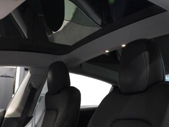 TESLA Model 3 (Dual Motor) Long Range Saloon 4dr Electric Auto 4WDE (346 ps)