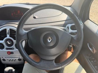 RENAULT GRAND MODUS 1.6 VVT Dynamique MPV 5dr Petrol Auto Euro 5 (111 ps)