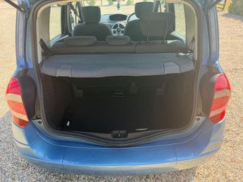 RENAULT GRAND MODUS 1.6 VVT Dynamique MPV 5dr Petrol Auto Euro 5 (111 ps)