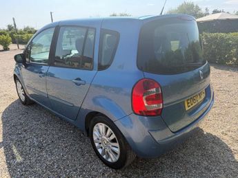 RENAULT GRAND MODUS 1.6 VVT Dynamique MPV 5dr Petrol Auto Euro 5 (111 ps)