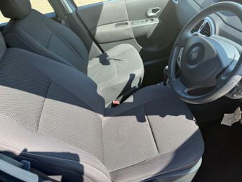 RENAULT GRAND MODUS 1.6 VVT Dynamique MPV 5dr Petrol Auto Euro 5 (111 ps)