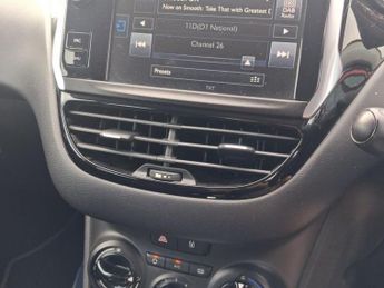 PEUGEOT 208 1.4 e-HDi Active Hatchback 5dr Diesel EGC Euro 5 (s/s) (70 ps)